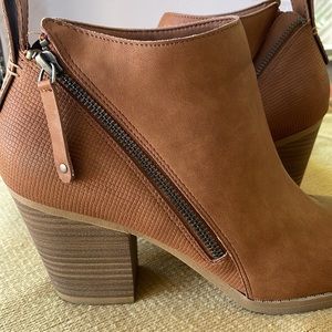 Cognac boots